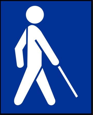 Pictogramm: blauer Hintergrund, davor in weiß gehalten eine gehende, stilisierte Person mit weißem Stock © C00