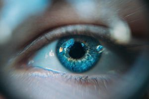 Auge © unsplash/Ion Fet