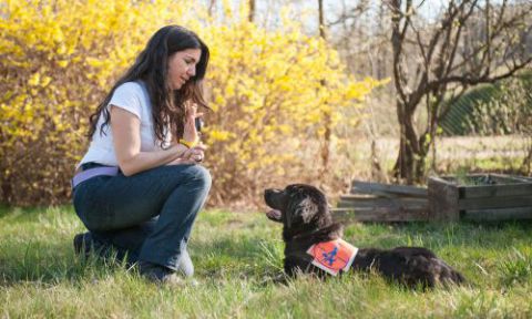 Elaine Lasser mit Blindenführhund © Elaine Lasser LATAU