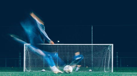 Fussball © unsplash/Glas